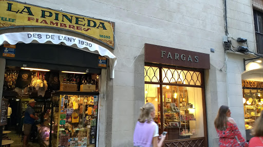Xarcuteria La Pineda ubicada en Barcelona (Barcelona)