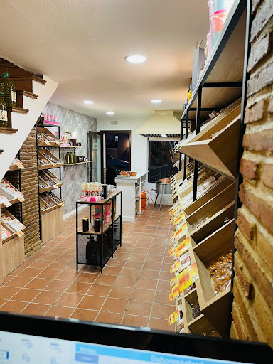 Sabores de Setenil ubicada en Setenil de las Bodegas (Cádiz)