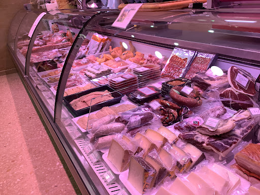 Suministres Càrnics Miquel SL ubicada en Barcelona (Barcelona)