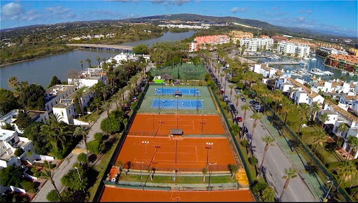 Padel Tennis Club "The Octagon" Sotogrande ubicada en Sotogrande San Roque (Cádiz)