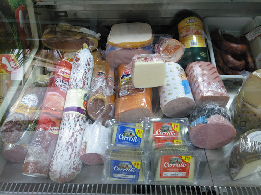 Alimentación Paqui ubicada en El Carpio (Córdoba)