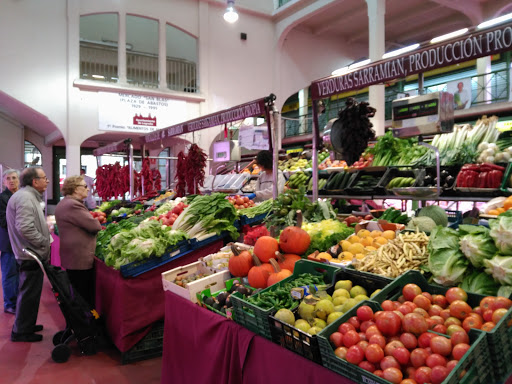 Mercado San Blas / Plaza de Abastos ubicada en Logroño (La Rioja)