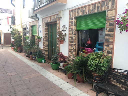 La tienda de Juani ubicada en Valdecaballeros (Badajoz)