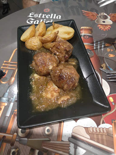 Jamonería Hermanos Hoyos - Jamones y embutidos ibéricos ubicada en Valladolid (Valladolid)