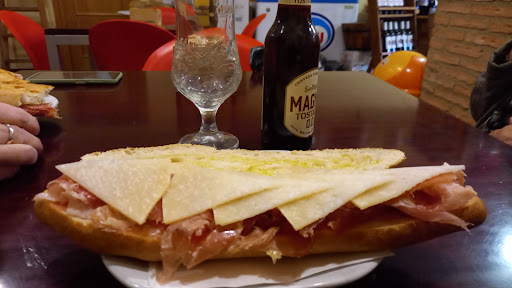 Jamonería-cafetería Jesús Marín ubicada en Segorbe (Castellón)