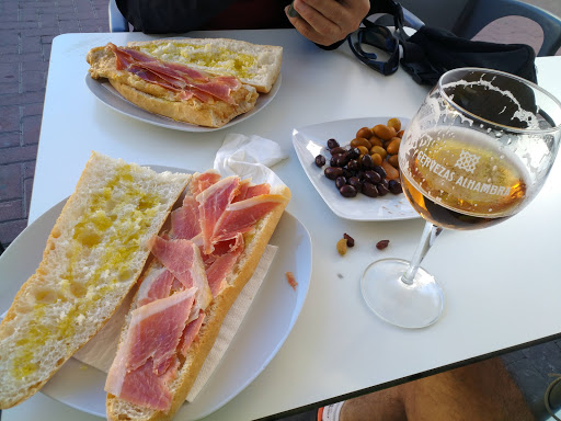 La Tasqueta -Gastrobar- ubicada en Vilafamés (Castellón)