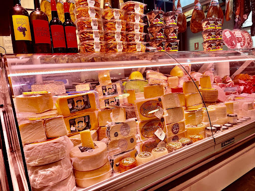 Charcutería Antigua Alacena ubicada en Granada (Granada)