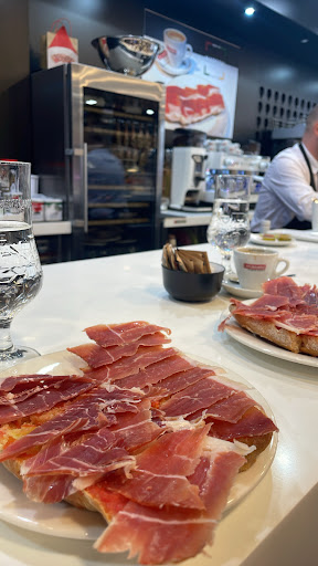 J. Mariscal Delicatessen - Comida para llevar ubicada en Granada (Granada)