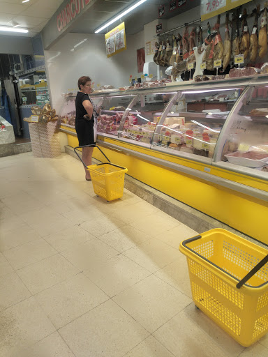 Supermercados Alimerka ubicada en Arriondas (Asturias)