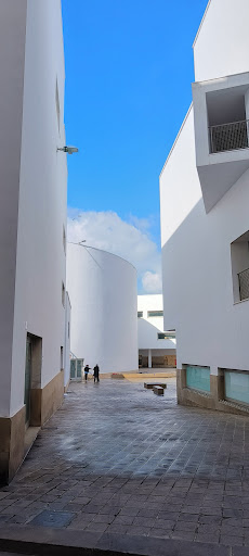 Plaza Nelson Mandela ubicada en Ceuta ()