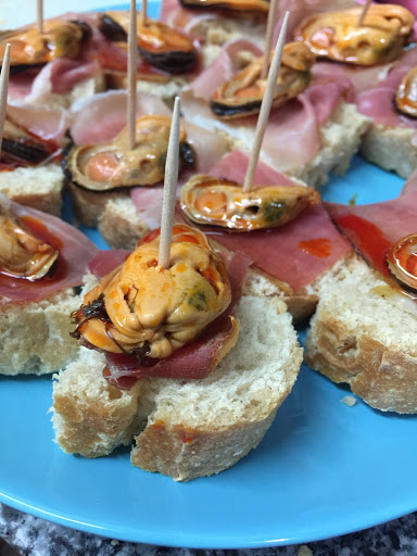 Cervecería Cafetería Delicatés ubicada en Ribadeo (Lugo)