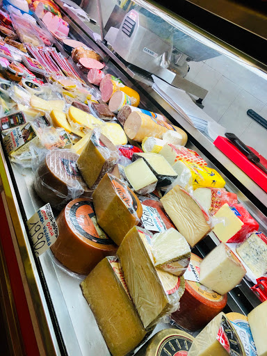 Charcuteria Jamones Estrella Quesos ubicada en Zaragoza (Zaragoza)