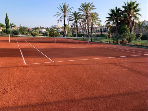 Club de Tenis Troyanos Tennis Academy ubicada en Estepona (Málaga)