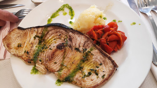 Restaurante La Taberna ubicada en Torrecaballeros (Segovia)