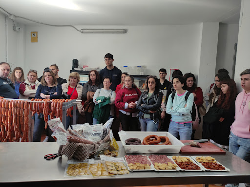 Embutidos Artesanales " La Abuela Laura" ubicada en Frailes (Jaén)