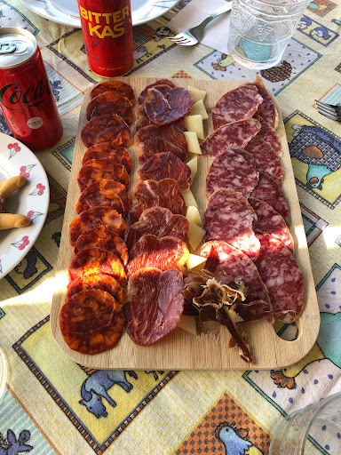 Eresma Embutidos Y Jamones ubicada en Sanchonuño (Segovia)