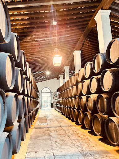 Bodega Los Apóstoles ubicada en Jerez de la Frontera (Cádiz)