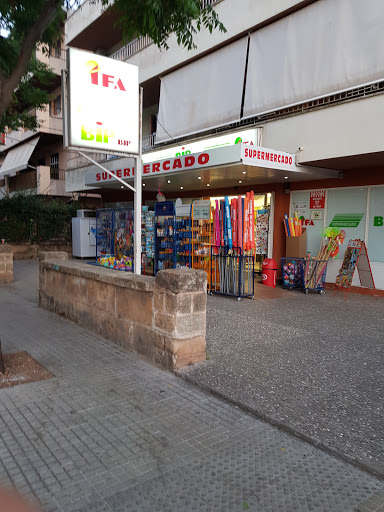 Supermercado Bipbip Cala Bona ubicada en Cala Bona (Islas Baleares)