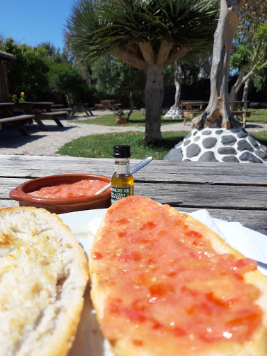 Bar restaurante Las Dunas ubicada en Los Caños de Meca (Cádiz)