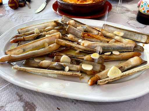 Restaurante Castillo. Muy Rico El Desayuno. Especialidad Fritura Y Pulpo En Adobo. ubicada en Almuñécar (Granada)