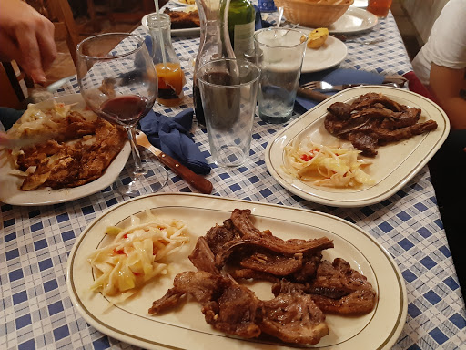 La Porchá "Bodegón vino del pais" ubicada en Baza (Granada)