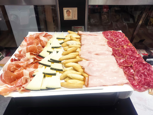 Charcutería Montori&Barranco Valdefierro ubicada en Zaragoza (Zaragoza)