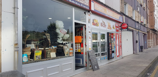 Tienda El Tren ubicada en Lugo de Llanera (Asturias)