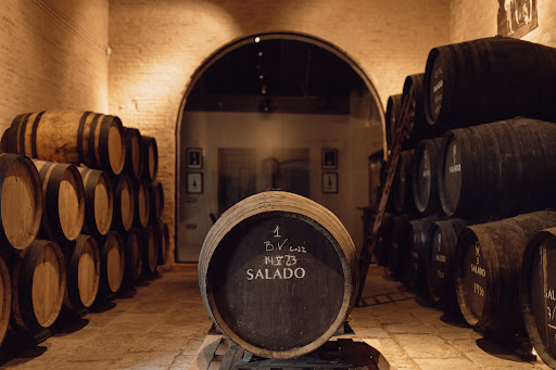 Bodegas F. Salado ubicada en Umbrete (Sevilla)