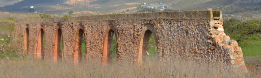 Acueducto de Cijancos ubicada en Cozvijar (Granada)