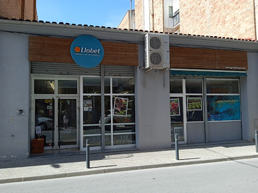 Supermercats Llobet ubicada en Súria (Barcelona)