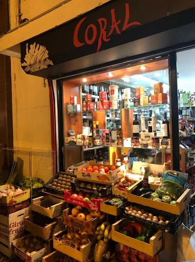 Tienda alimentación Coral ubicada en Villaviciosa (Asturias)