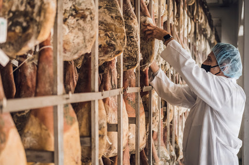 Rodríguez Sacristán I Jamón Ibérico y Embutidos ubicada en Cuéllar (Segovia)