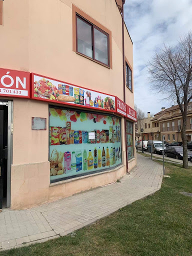 ALIMENTACION Y BAZAR ubicada en Espirdo (Segovia)