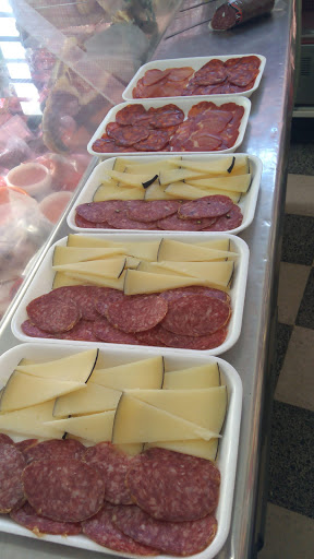 CHARCUTERIA JUAQUI ubicada en Almendralejo (Badajoz)