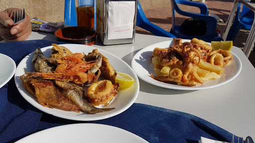 Restaurante Calagrande ubicada en La Isleta del Moro (Almería)