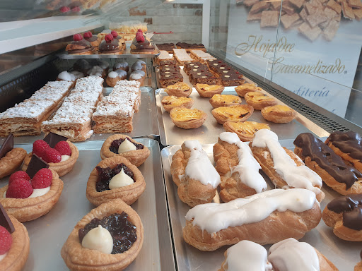 Confitería Milhojas ubicada en Cabezón de la Sal (Cantabria)