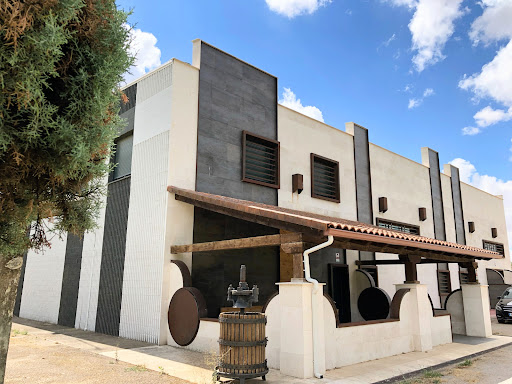 Bodegas Barrialba S.L. ubicada en Venta de Baños (Palencia)