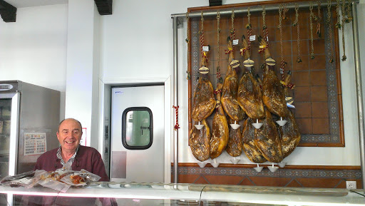 Jamones La Encina. Secadero de Jamones y embutidos. ubicada en Villanueva de Córdoba (Córdoba)