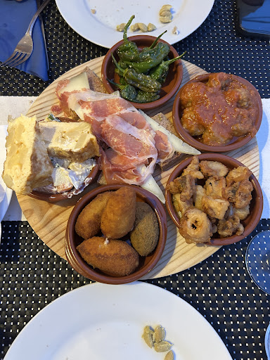 Es Magatzem. Fat y Salat ubicada en Ses Salines (Islas Baleares)