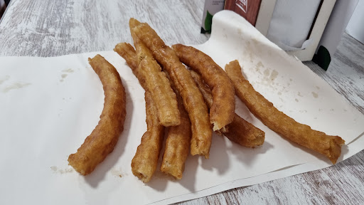 Cafetería Churreria Alfalfa Chocolatería. ubicada en Gelves (Sevilla)