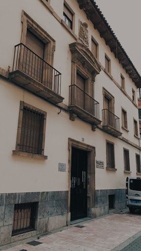 Escuela Universitaria de Trabajo Social ubicada en León (León)