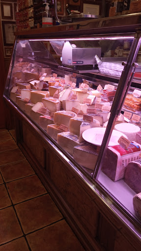 Charcuteria Moya ubicada en Zaragoza (Zaragoza)
