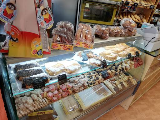 Panadería y golosinas Dulcinea ubicada en El Casar (Guadalajara)