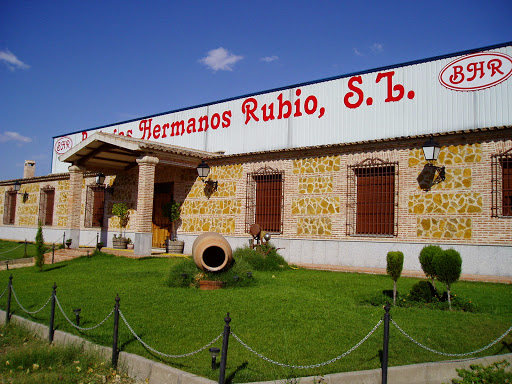 BODEGAS HERMANOS RUBIO S.L. ubicada en Villasequilla (Toledo)