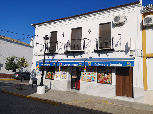 Dolores supermarket Joaquín ubicada en Castilblanco de los Arroyos (Sevilla)