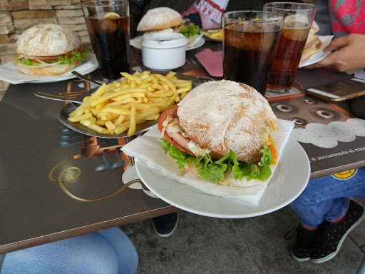 Café Bar Bobby ubicada en Boimorto (A Coruña)