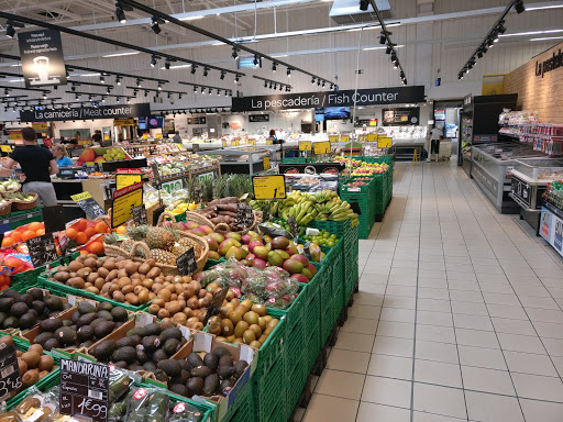 Carrefour ubicada en Las Lagunas (Málaga)