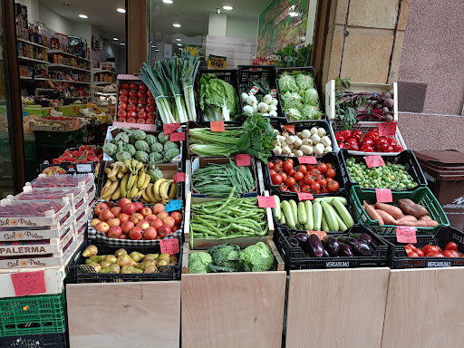 CARNICERIA FRUTERIA HALAL ALBARAKA ubicada en Irun (Gipuzkoa)