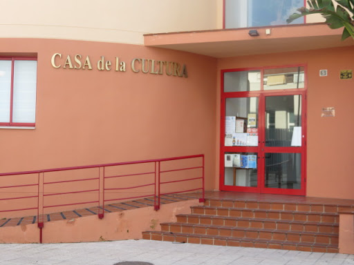 Casa de la Cultura ubicada en Las Lagunas (Málaga)