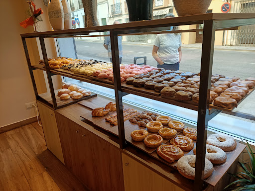 Pastelería de la Torre ubicada en Morata de Tajuña (Madrid)